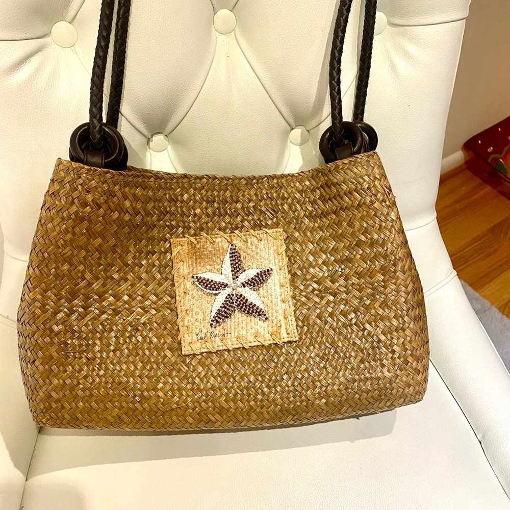 🌴Sun n’ Sand … Fabulous unique Brown Woven Shoulder Bag with Starfish patch 🌴